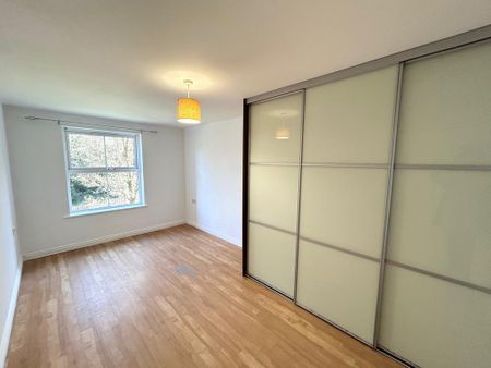 2 bedroom flat to rent - Photo 2