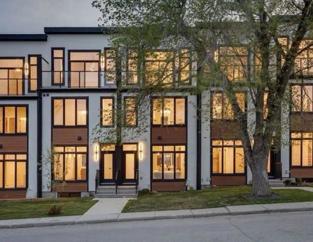 Brand New Luxury Townhomes in Glenbrook — 4 Bedrooms Townhouse - Photo 1