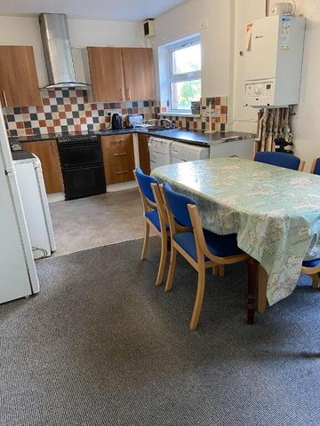 Malone Avenue, Double Room To Let, Belfast, BT9 6ER - Photo 2