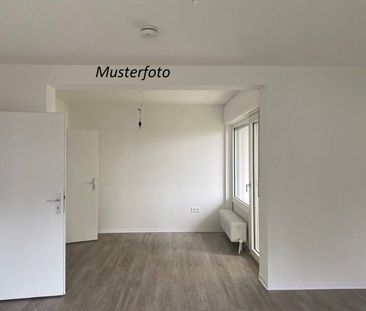 Wir sanieren für Sie - 2-Zimmer-Wohnung mit Tageslichtbad und Balkon - Foto 4