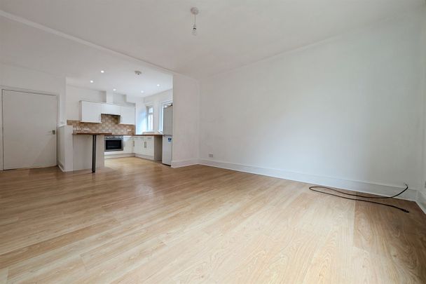 Portswood Road, SO17 - Photo 1