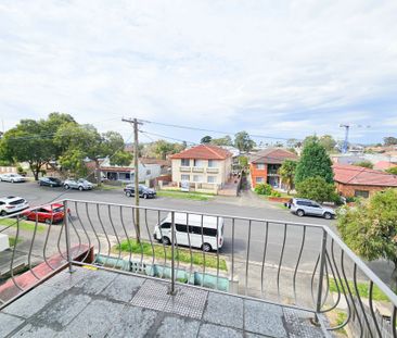 Ideal Location - Photo 3