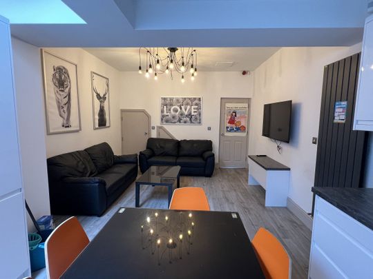 273 Dawlish Road - Photo 1