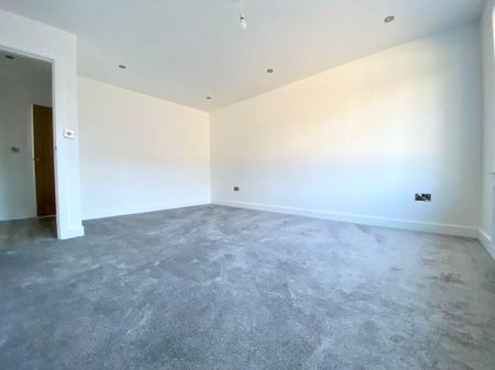 Semi Detached House - Photo 2
