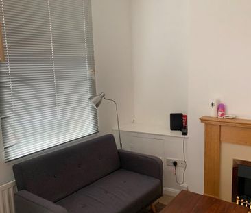 2 Bed Terraced House, Villiers Street, CV2 - Photo 3