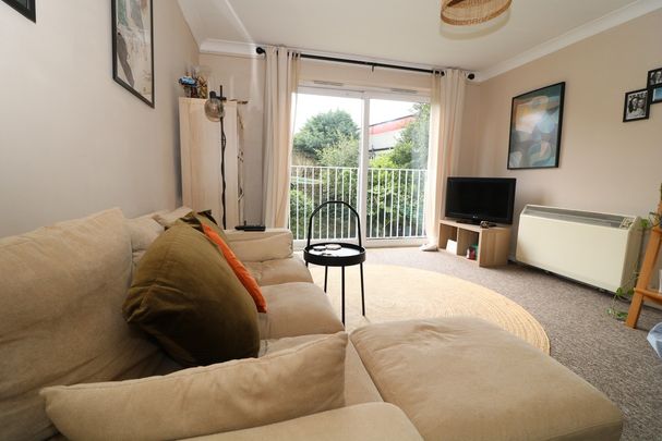 20a Vincent Road Vincent Road, Dorking - 1 bedroomProperty for lettings - Seymours - Photo 1