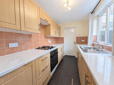 2 bedroom terraced house to rent - Photo 5