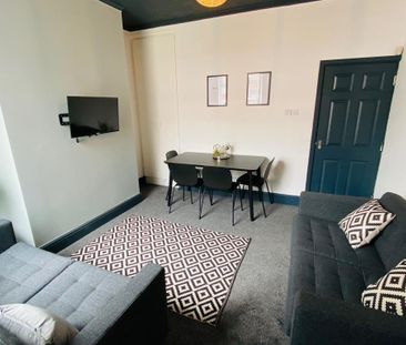 3 bedroom terraced house to rent - Photo 3
