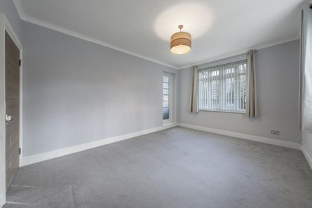 3 bedroom apartment to rent - Photo 2