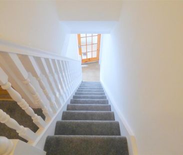 2 bedroom terraced house to rent - Photo 2