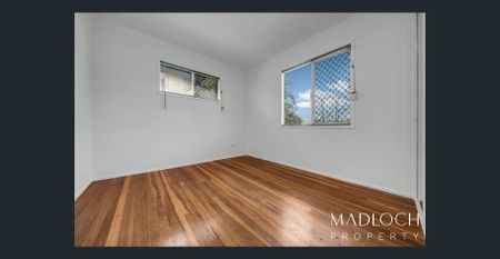 SPACIOUS 3-BEDROOM HOME WITH MODERN COMFORTS - Photo 3