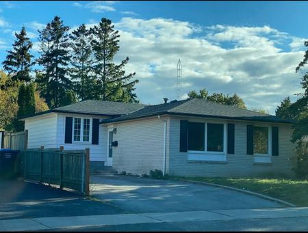 For Lease - 4 Duke Road, Brampton, Ontario - Photo 5