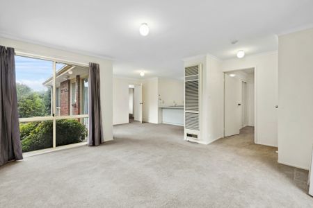 Lovely Three Bedroom Home - Photo 2