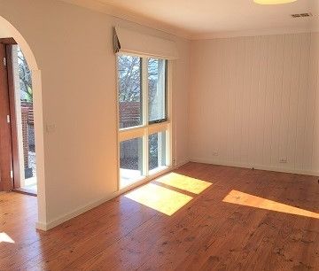 10 Oldham Place, Swinger Hill ACT 2606 - Townhouse For Rent | Domain - Photo 1