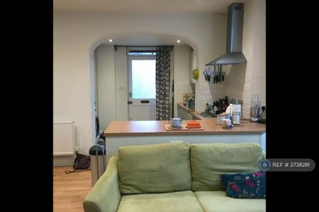 1 bedroom flat to rent - Photo 2