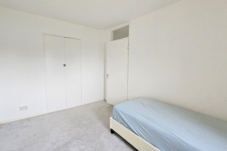 1 Bedroom Flat - Photo 4