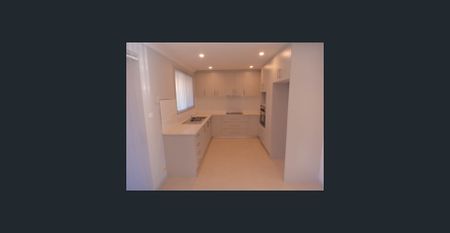 Two-Bedroom Villa in a Convenient Location - Photo 3