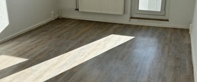 Be quick: Affordable 4-room apartment with balcony! - Foto 1