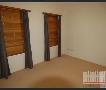 Easy Living in the Heart of Guildford - Photo 2