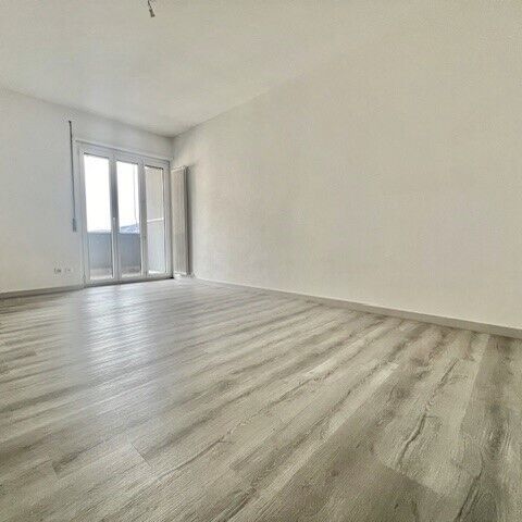 UP TO 3 MONTHS FREE – 3.5 ROOMS RENOVATED IN CHIASSO - Photo 1