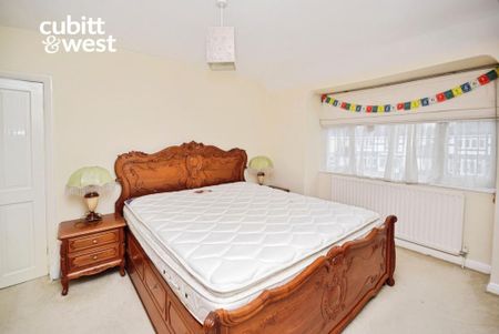 5 bedroom semi-detached house to rent - Photo 4