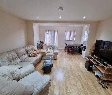 5 Bed Student Accommodation - Photo 1