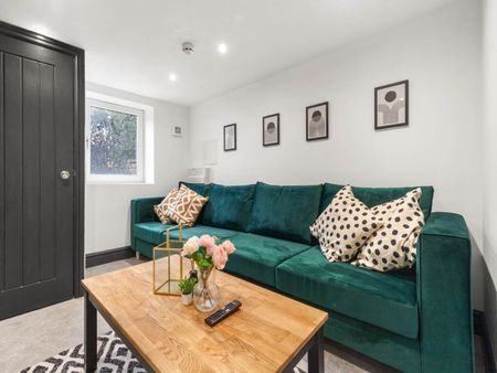 Stanningley Road (room 1), Bramley, Leeds - Photo 2