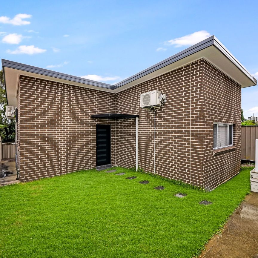 Extremely Spacious 2-Bedroom Granny Flat - Photo 1