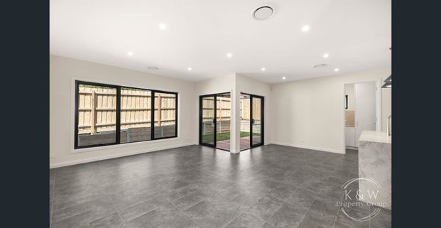 Sophisticated Living - Photo 1