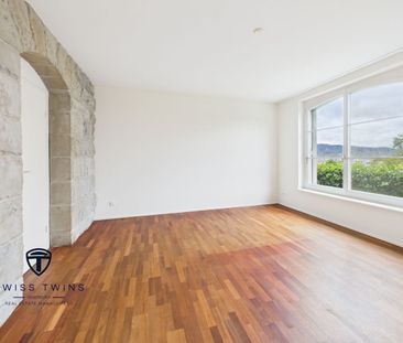 Luxurious living dream with lake view - Photo 4