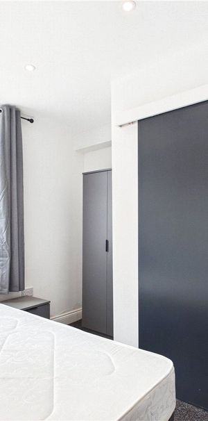 Room 1 - Photo 1