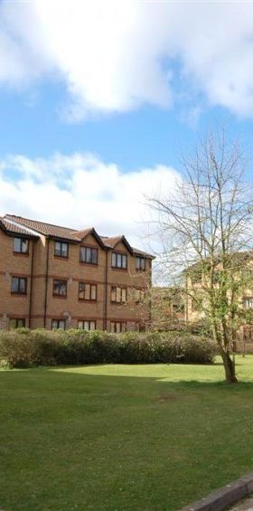 Courtlands Close, Watford - Photo 2