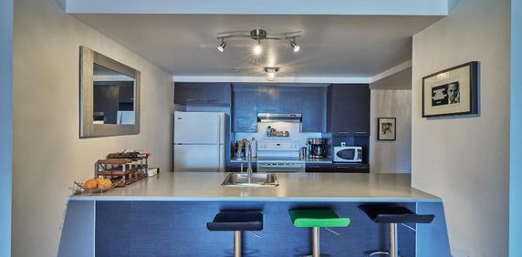 **Condo 4 1/2 à partir du 13 décembre 2025, Loyer : 1 990$/mois** - Photo 2