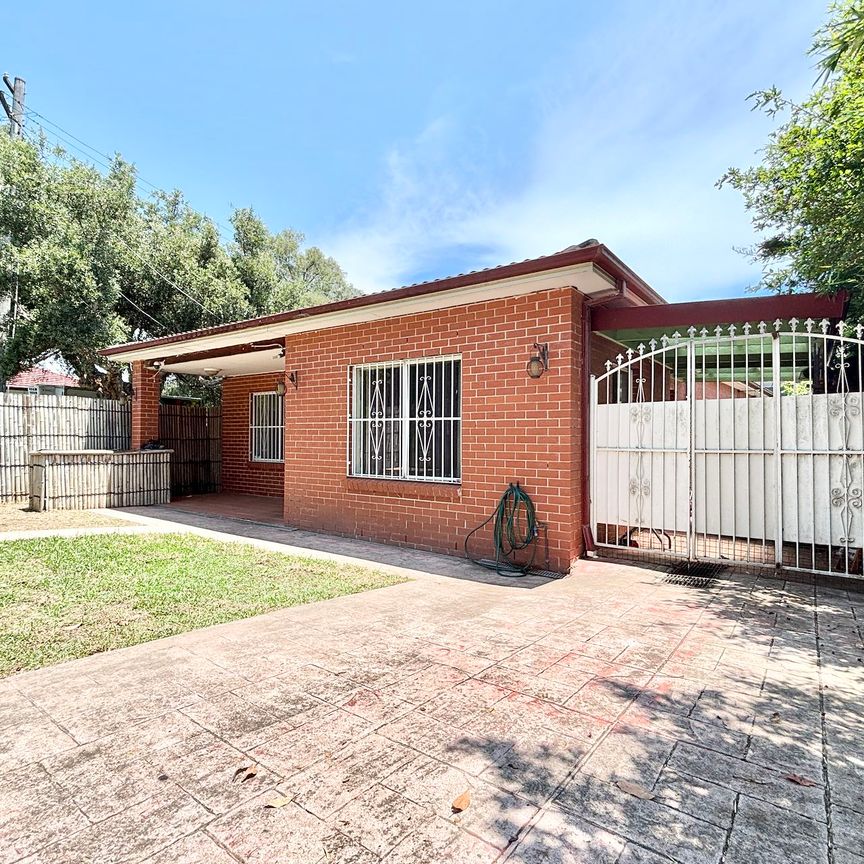 31 Courallie Avenue, Homebush West. - Photo 1