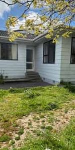 3-bedroom home in the heart of West Auckland - Photo 4