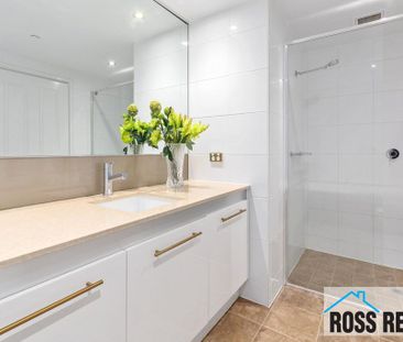 Premium Two-Bedroom Riverfront Residence - Photo 4