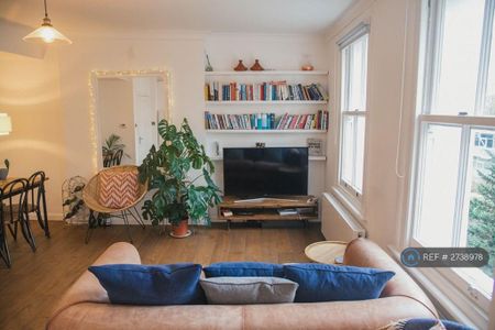 2 bedroom flat to rent - Photo 2