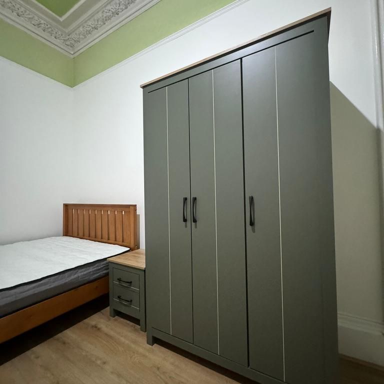 1 bedroom in a house share to rent - Photo 1