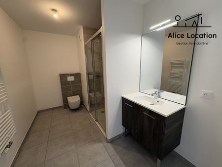 Location Appartement 2 pièces 47m² THONON LES BAINS 74200 - Photo 4