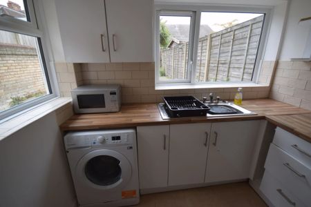 To Rent Stanley Road, Springbourne, Bournemouth, BH1 £1,350 pcm Tenancy Info - Photo 4