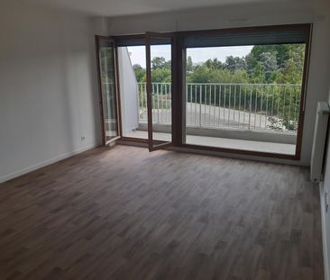 location Appartement T2 DE 43.7m² À CERGY - Photo 1