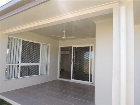 MODERN 4 BEDROOM 2 BATHROOM FAMILY HOME - Photo 5