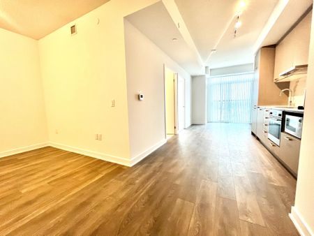 For Lease - 10 Honeycrisp Crescent Unit# 615, Vaughan, Ontario - Photo 5