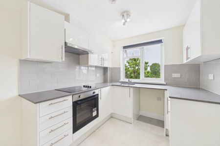 2 bedroom maisonette to rent - Photo 2