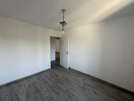 Location Appartement 3 pièces 65m² JOEUF 54240 - Photo 5