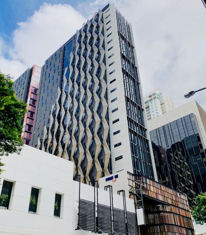 Queen Adaptable Studio with Courtyard - Photo 5