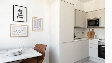 Flat 7, 131-133 Clifton House, Cleveland Street, London W1T 6QE, UK, London - Photo 2