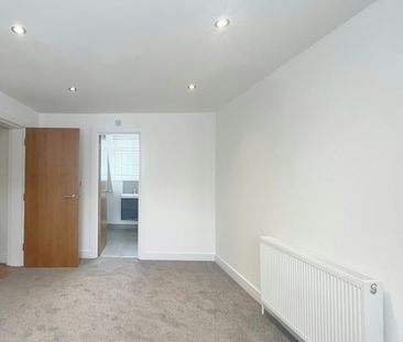 Flat to rent on - Photo 3
