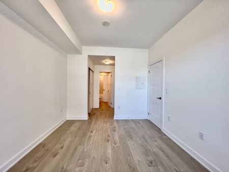 For Lease - 3200 William Coltson Avenue Unit# 305, Oakville, Ontario - Photo 5