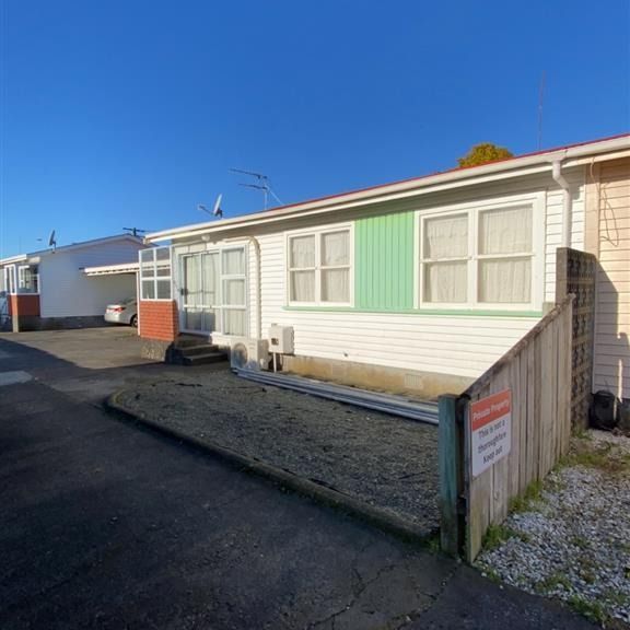 2/42 Egmont Street,Hawera - Photo 1